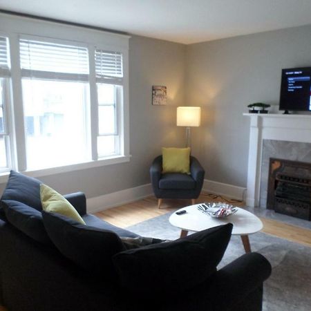 Beautiful, Clean, Quiet 2 Br-In Downtown Ottawa. Parking, Wifi And Netflix Included Daire Dış mekan fotoğraf