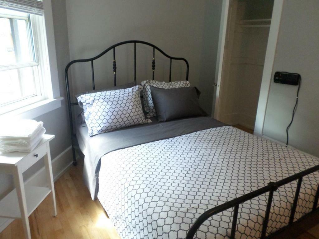 Beautiful, Clean, Quiet 2 Br-In Downtown Ottawa. Parking, Wifi And Netflix Included Daire Dış mekan fotoğraf