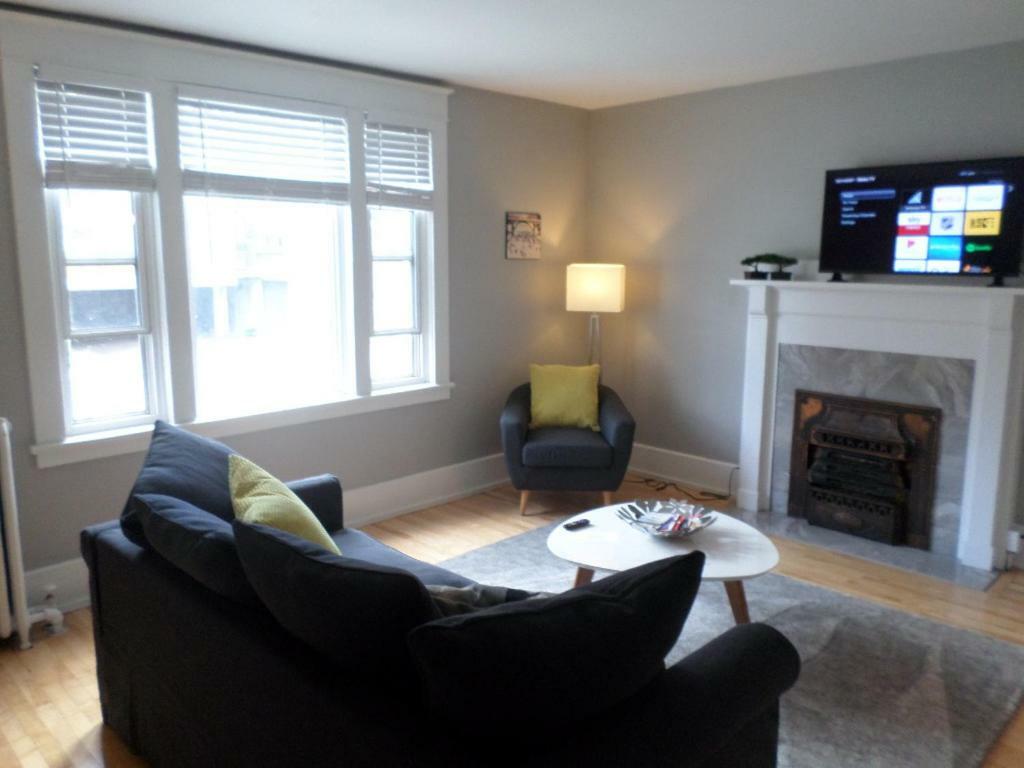 Beautiful, Clean, Quiet 2 Br-In Downtown Ottawa. Parking, Wifi And Netflix Included Daire Dış mekan fotoğraf