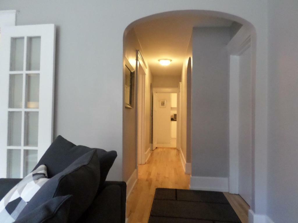 Beautiful, Clean, Quiet 2 Br-In Downtown Ottawa. Parking, Wifi And Netflix Included Daire Dış mekan fotoğraf